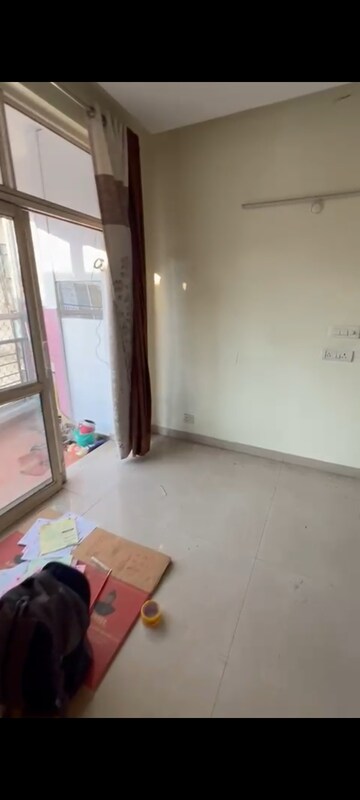 Furnished Amenities in 3 BHK Apartment at Gomti Nagar – for Rent