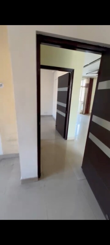 Building Lobby in 3 BHK Apartment at Gomti Nagar – for Rent