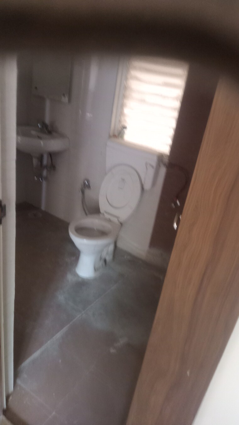 Bathroom, upavp-bhagirathi-enclave 3 Bedroom 1510 Sq.Ft. Apartment In Raebareli Road Lucknow 8408585