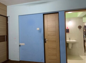 Room in 2 BHK Apartment at Landmark Primrose, Balewadi – for Rent