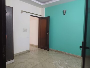 Room in 2.5 BHK Builder Floor at Paschim Vihar – for Rent