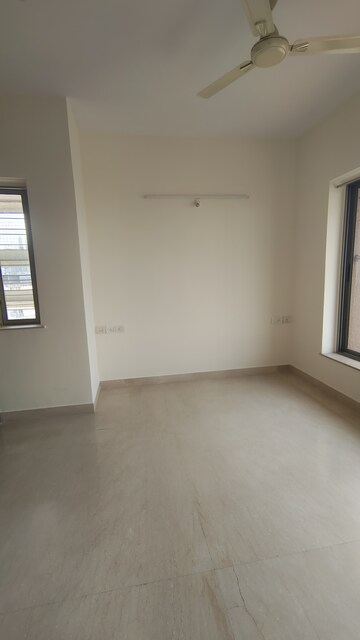 Room in 3 BHK Apartment at Siddhachal Phase 8 Building No. 4 Chs Ltd, Manpada – for Rent