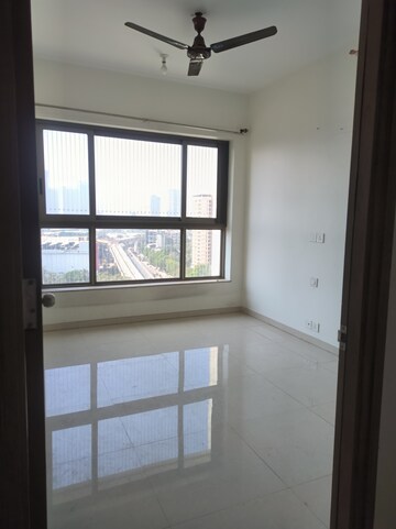 Master Bedroom in 2 BHK Apartment at Kalpataru Paramount, Kapur Bawdi – for Rent