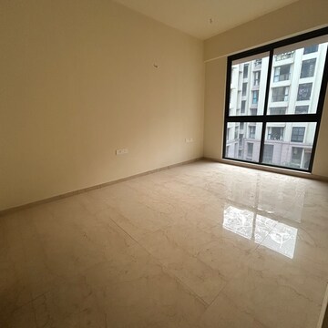 Room in 1.5 BHK Apartment at Lodha Amara, Sandoz Baug – for Rent