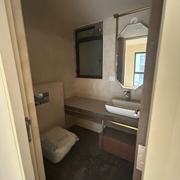 Bathroom in 1.5 BHK Apartment at Lodha Amara, Sandoz Baug – for Rent