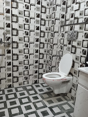 Bathroom in 1 RK Builder Floor at Mahavir Enclave 1 – for Rent