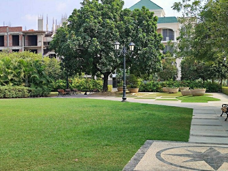 Garden, omaxe-metro-city  194 Sq.Yd. Plot In Kalli Paschim Lucknow 8408742