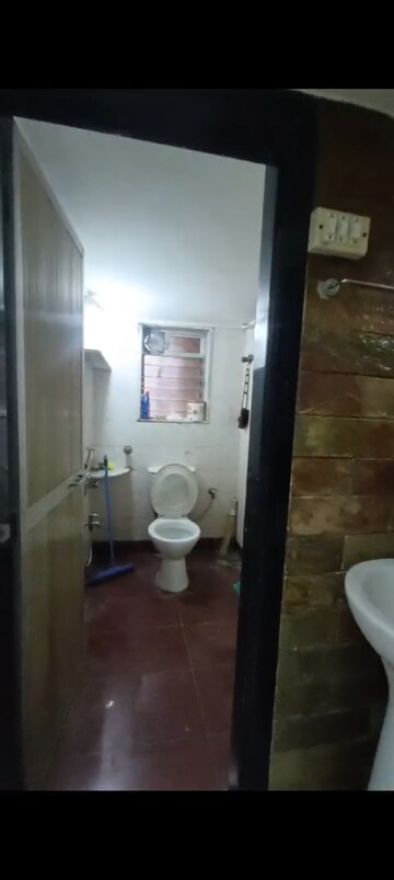 Bathroom in 2 BHK Apartment at Diamond Park, Santacruz East – for Rent