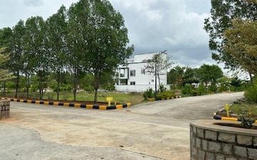Plot For Sale in Isnapur