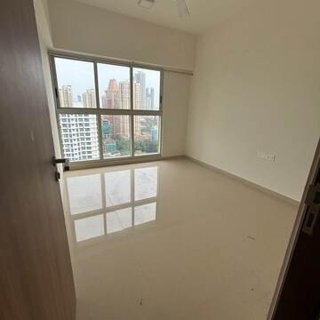 Room in 3 BHK Apartment at Lodha Primo, Dr Deshmukh Marg – for Rent