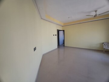 Room in 2 BHK Apartment at Nirmal Lifestyle Zircon, Mulund West – for Rent