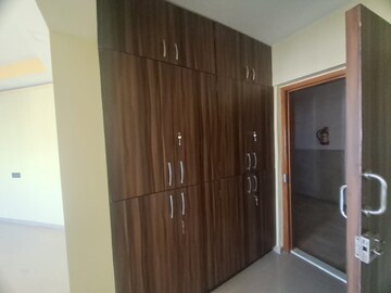 Furnished Amenities in 2 BHK Apartment at Nirmal Lifestyle Zircon, Mulund West – for Rent