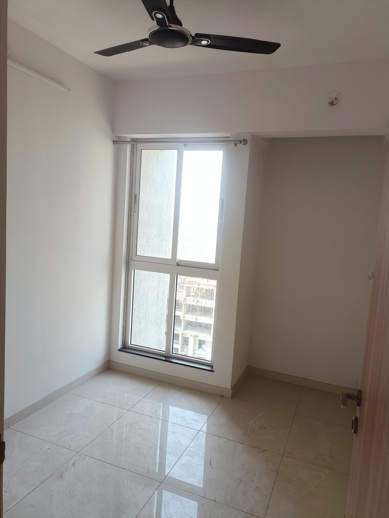 Room, godrej-emerald 1.5 Bedroom 525 Sq.Ft. Apartment In Ghodbunder Road Thane 8408868