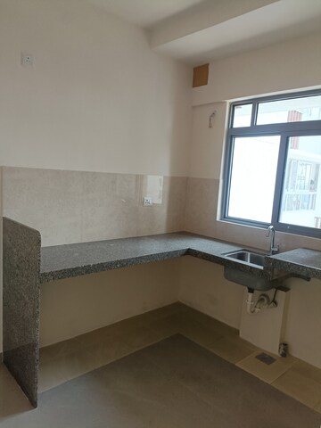 Room in 2 BHK Apartment at Piramal Vaikunth, Balkum Pada – for Sale
