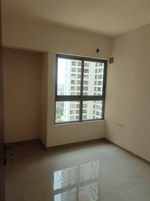 Room in 2 BHK Apartment at Piramal Vaikunth, Balkum Pada – for Sale