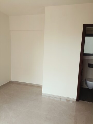 Room in 2 BHK Apartment at Piramal Vaikunth, Balkum Pada – for Sale