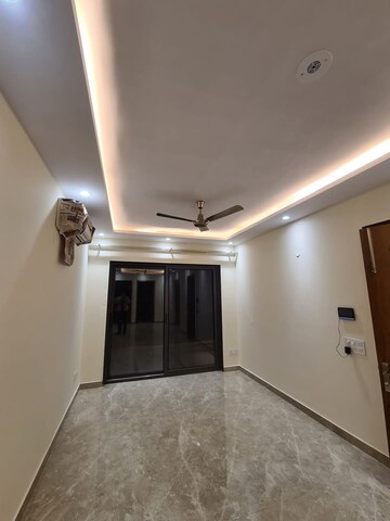 Room in 2 BHK Builder Floor at Sector 21 – for Rent