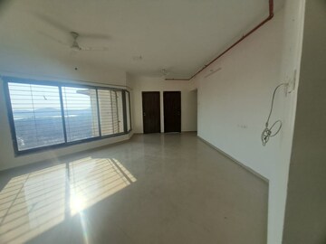 Room in 2 BHK Apartment at Nirmal Lifestyle Zircon, Mulund West – for Rent
