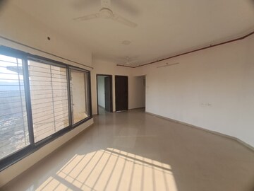 Room in 2 BHK Apartment at Nirmal Lifestyle Zircon, Mulund West – for Rent
