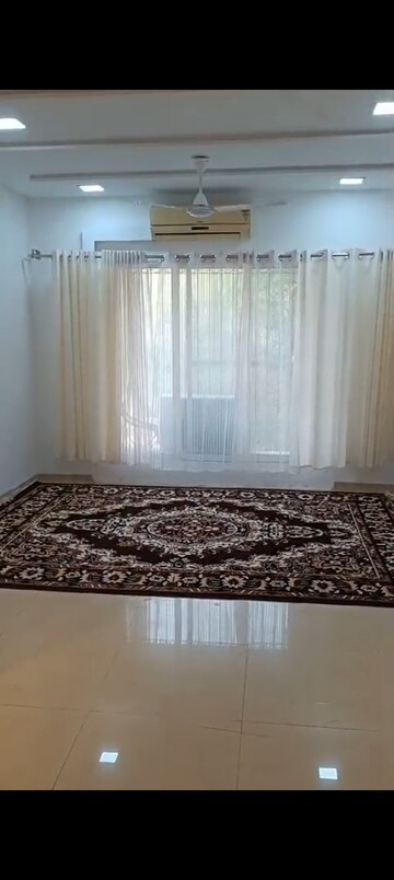 Bedroom in 3 BHK Apartment at Zee Tulsi, Vile Parle West – for Rent