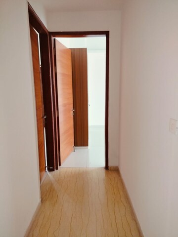 Furnished Amenities in 3 BHK Apartment at Maxblis White House-II, Sector 75 – for Rent