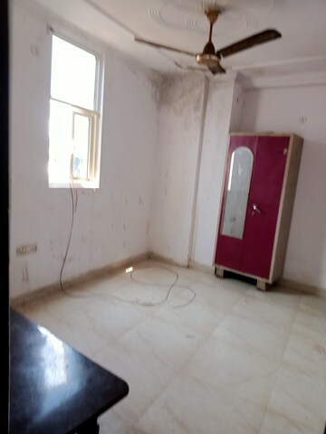 Room in 2 BHK Builder Floor at Paryavaran Complex – for Rent