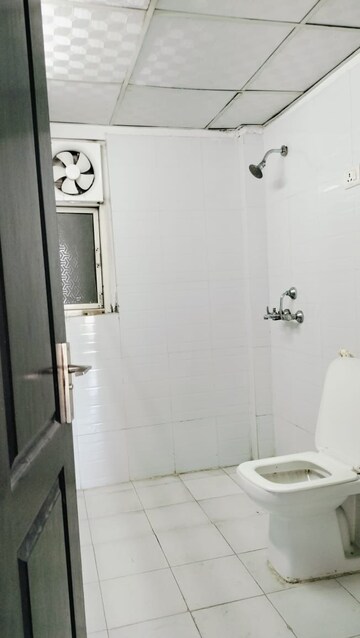 Master Bedroom in 3 BHK Apartment at Gardenia Golf City, Sector 75 – for Rent