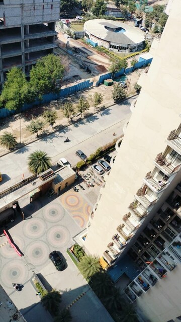 Master Plan in 3 BHK Apartment at Gardenia Golf City, Sector 75 – for Rent