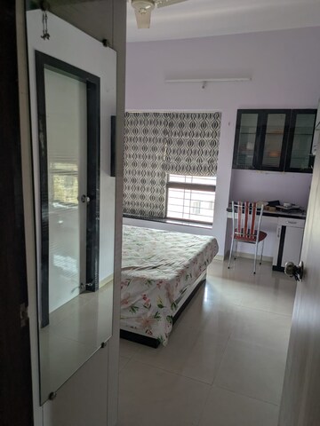 Room in 2 BHK Apartment at Gulmohar Orchids, Kharadi – for Rent