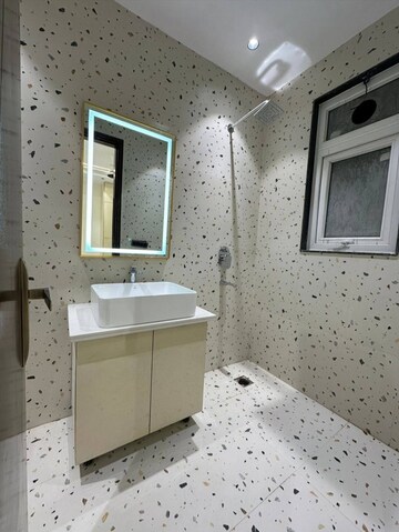 Bathroom in 1.5 BHK Builder Floor at Sector 22 – for Rent