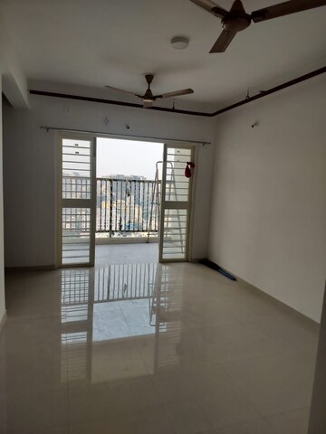 Room in 3 BHK Apartment at Goel Ganga Altus, Kharadi – for Rent