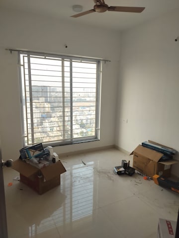 Room in 3 BHK Apartment at Goel Ganga Altus, Kharadi – for Rent