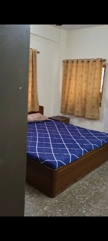 Bedroom in 2 BHK Apartment at Mannat Building, Andheri West – for Rent