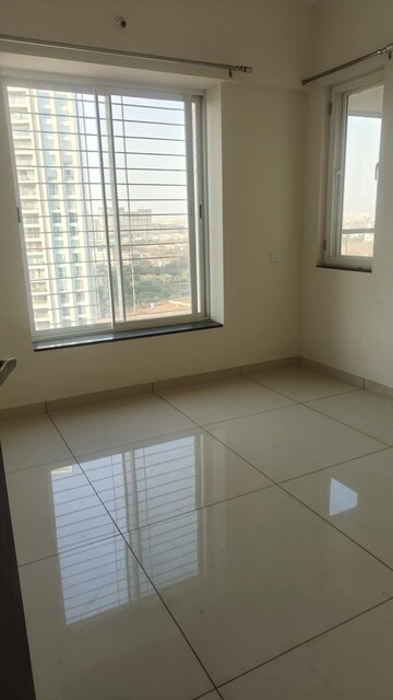 Room in 2 BHK Apartment at Yashwin Orrizonte, Kharadi – for Rent