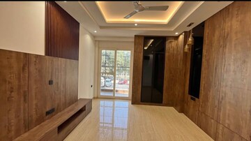 Bedroom in 4 BHK Builder Floor at Sector 22 – for Rent