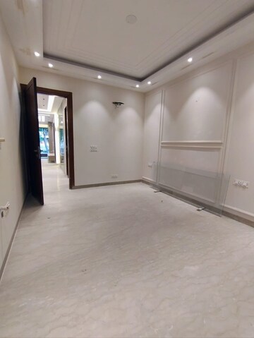 Room in 4 BHK Builder Floor at Sector 22 – for Rent