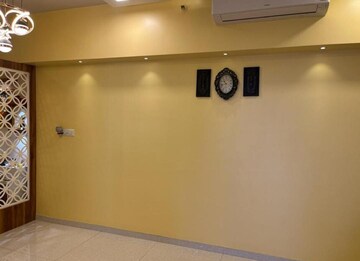 Room in 2 BHK Apartment at Lodha Amara, Kolshet Road – for Rent