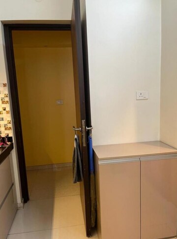 Furnished Amenities in 2 BHK Apartment at Lodha Amara, Kolshet Road – for Rent