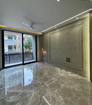 Room in 2 BHK Builder Floor at Sector 23a – for Rent