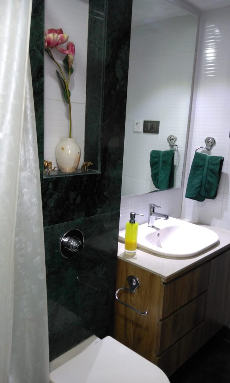 Bathroom, lodha-splendora 3 Bedroom 1150 Sq.Ft. Apartment In Ghodbunder Road Thane 8409054