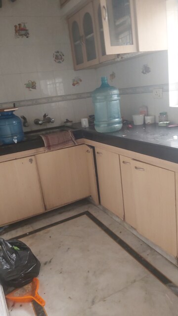 Staircase in 2.5 BHK Apartment at Mayur Vihar 1 – for Rent