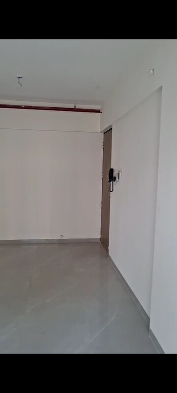 Room in 2 BHK Apartment at Vaibhavlaxmi East Syde, Ghatkopar East – for Rent
