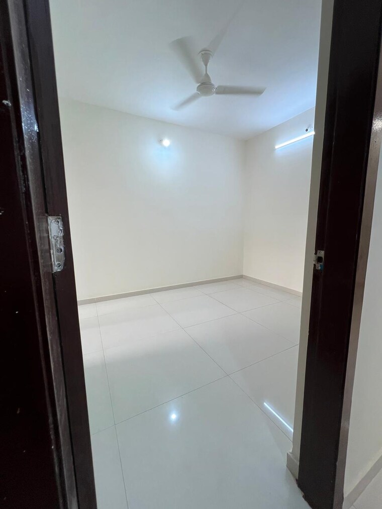 Bathroom, sai-paradise-shirgaon 1 Bedroom 690 Sq.Ft. Apartment In Shirgaon Thane 8409091