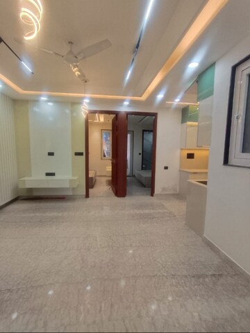 Living Room in 2 BHK Builder Floor at Paschim Vihar – for Rent