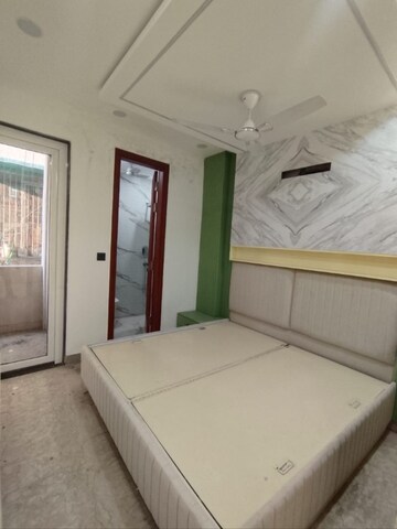 Room in 2 BHK Builder Floor at Paschim Vihar – for Rent