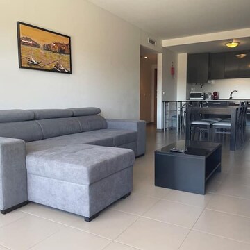 2 BHK Apartment For Rent in Nimbus The Golden Palm, Sector 168