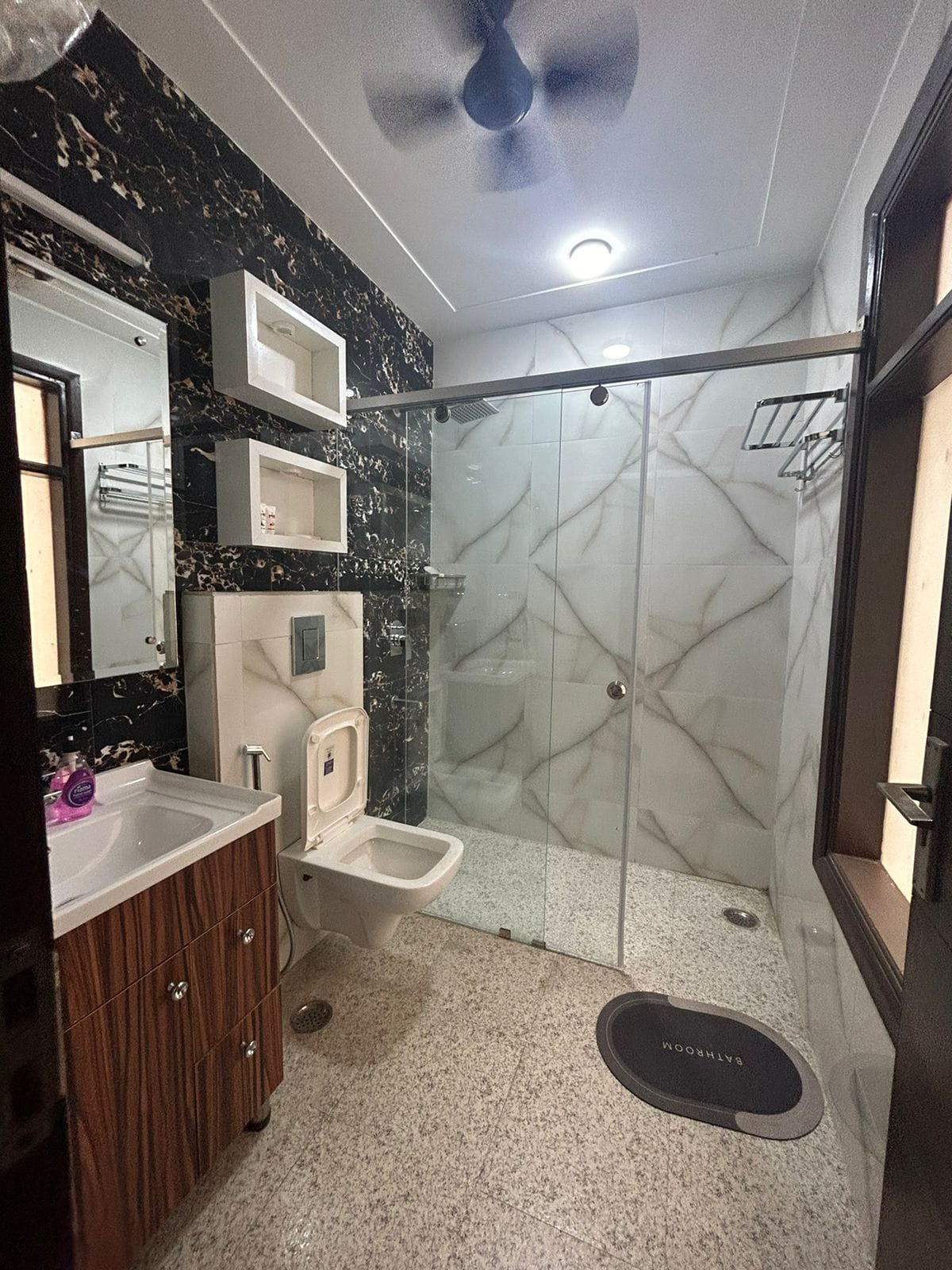 4 BHK + Servant Room Builder Floor For Sale in Defence Colony