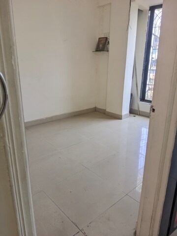 Room in 1 RK Apartment at Seawoods – for Rent