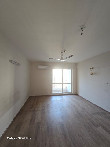 Room in 4 BHK Apartment at The 3C Lotus Panache, Sector 110 – for Rent