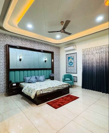 Bedroom in 5 BHK Independent House at Jagdamba Nagar – for Sale